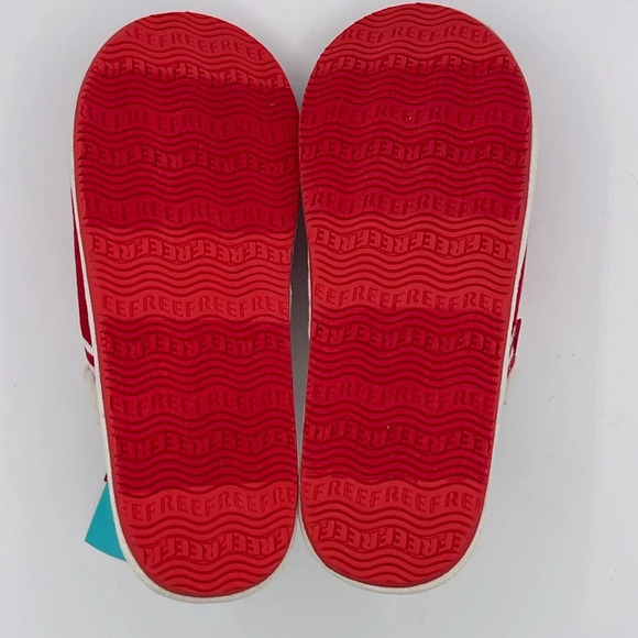 Reef x Tipsy Elves Christmas Slippers - Picture 10 of 10